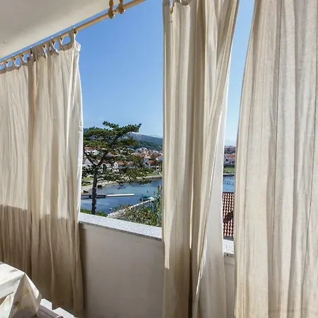 Maris Apartamento Rab Town